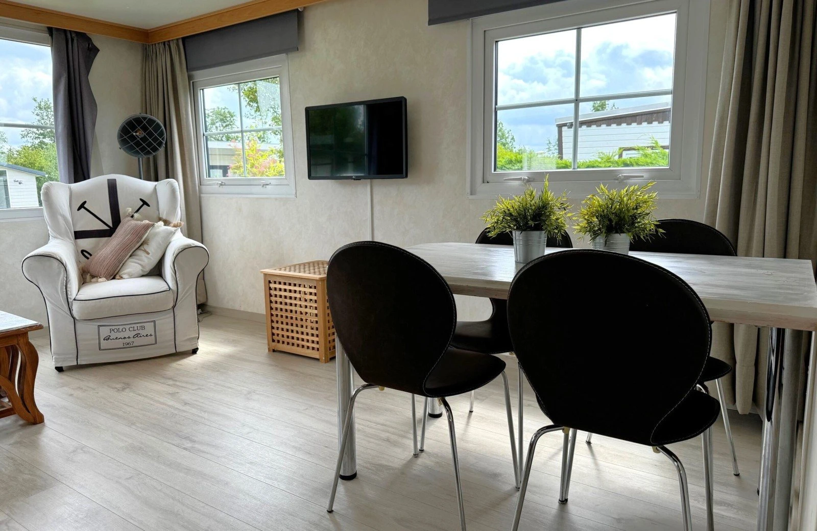 Woonkamer 2 668c2c3243dc1