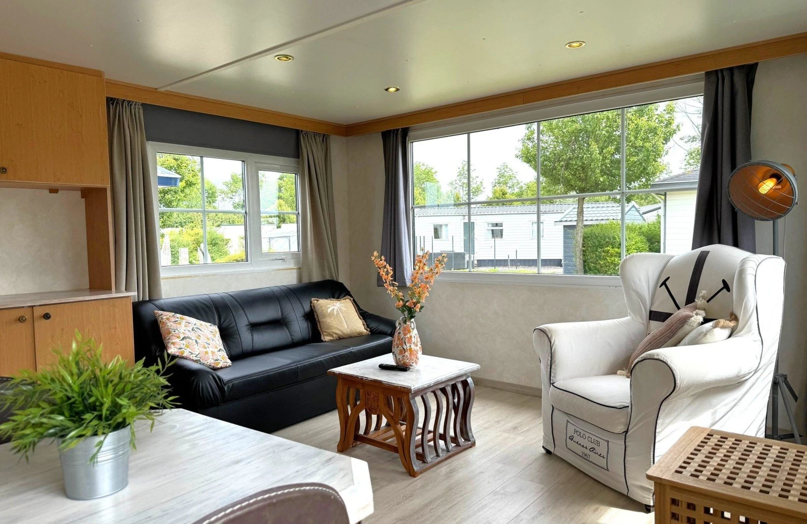 Woonkamer 668c2c35caea1